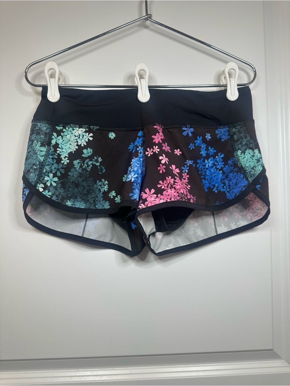Lululemon Groovy Run Short *4-way Stretch |Petal Pop Multi/Black | 6